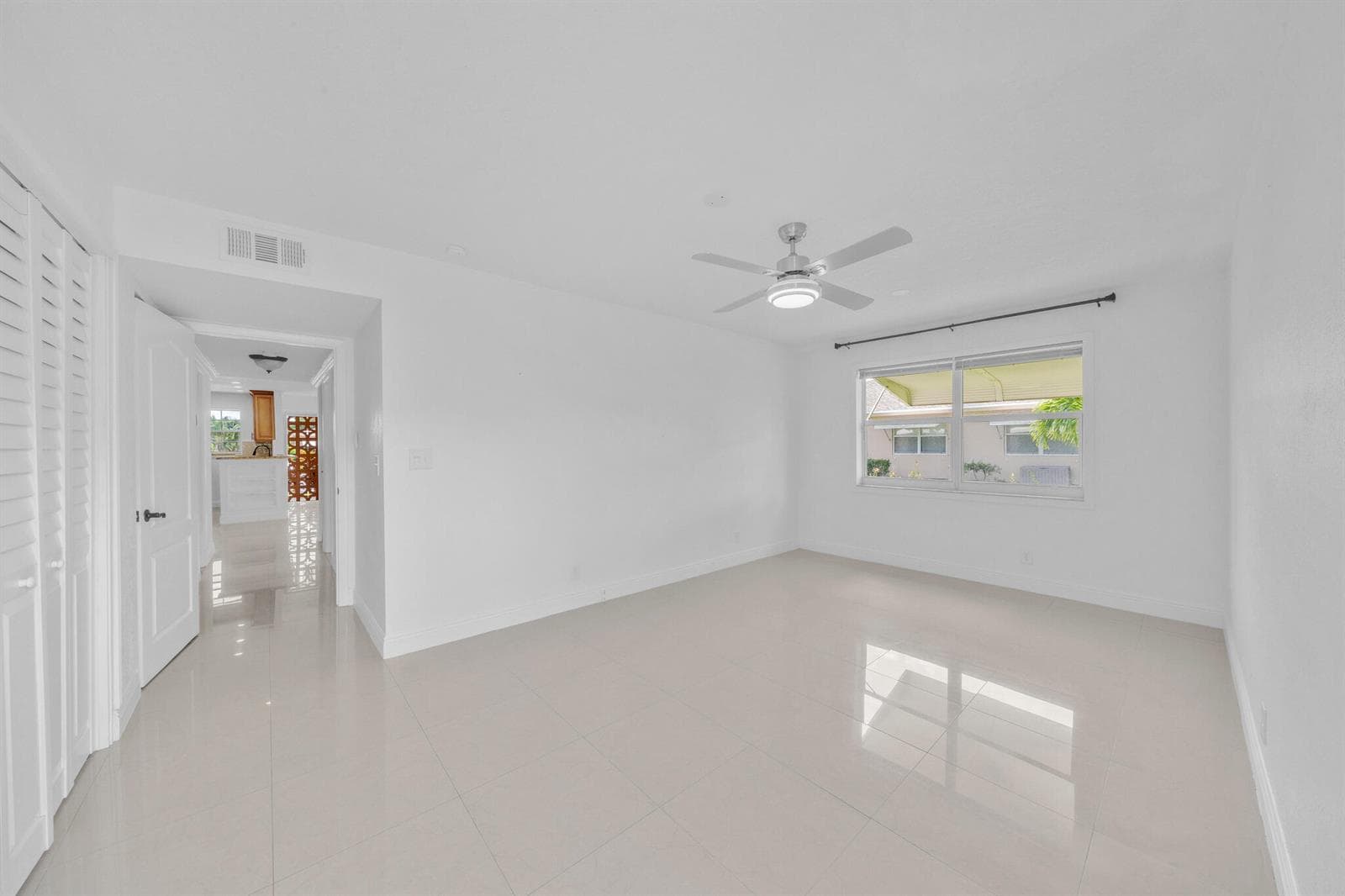 15 Primary Bedroom (1)
