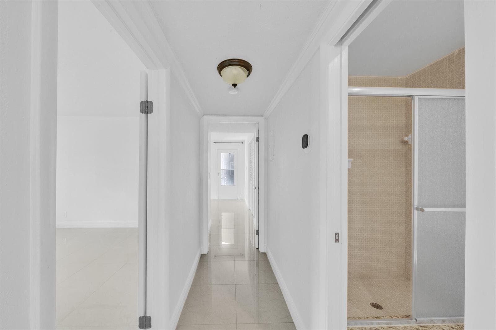 8 Foyer