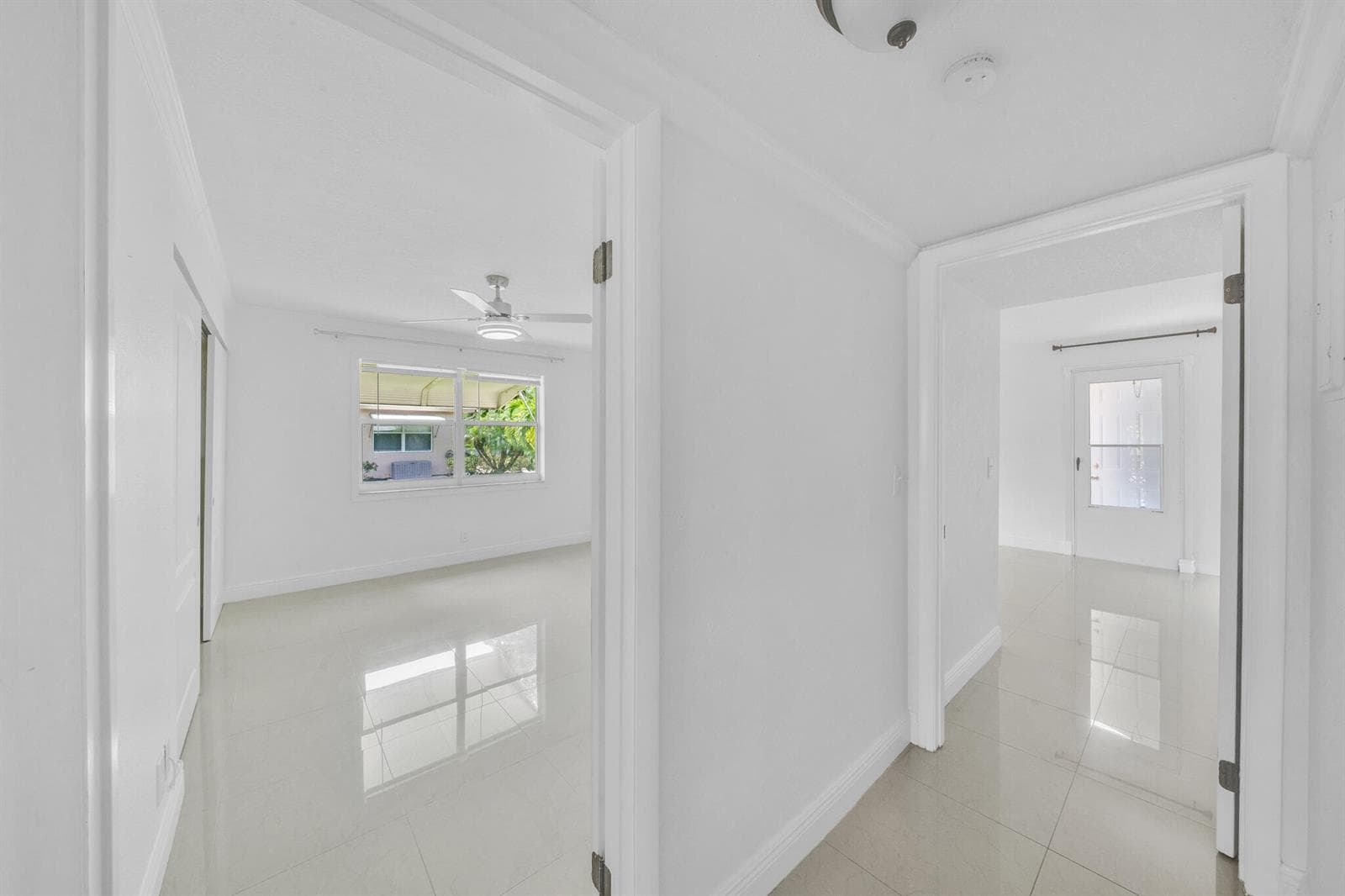 10 Foyer