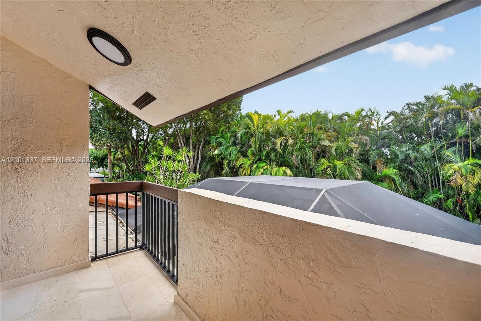 9340 NW 48th Doral Ter photo 36