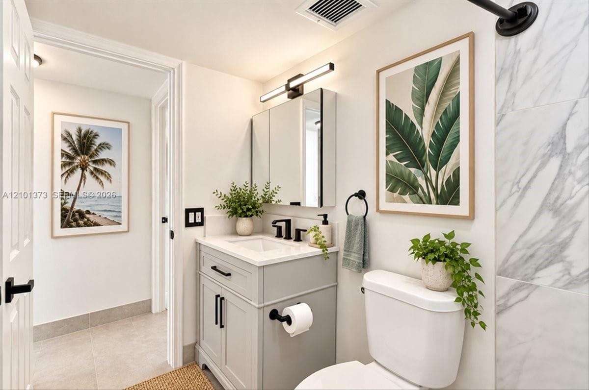 Watergate Condominiums · #404 in Hollywood - Photo 20