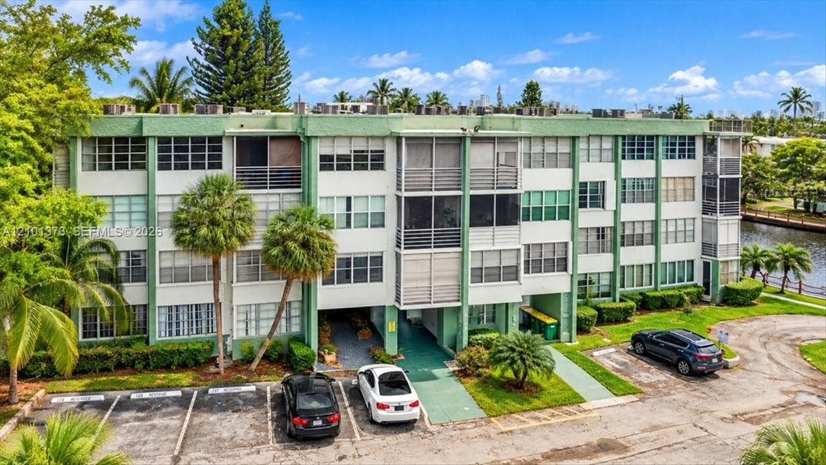 Watergate Condominiums · #404 in Hollywood - Photo 30