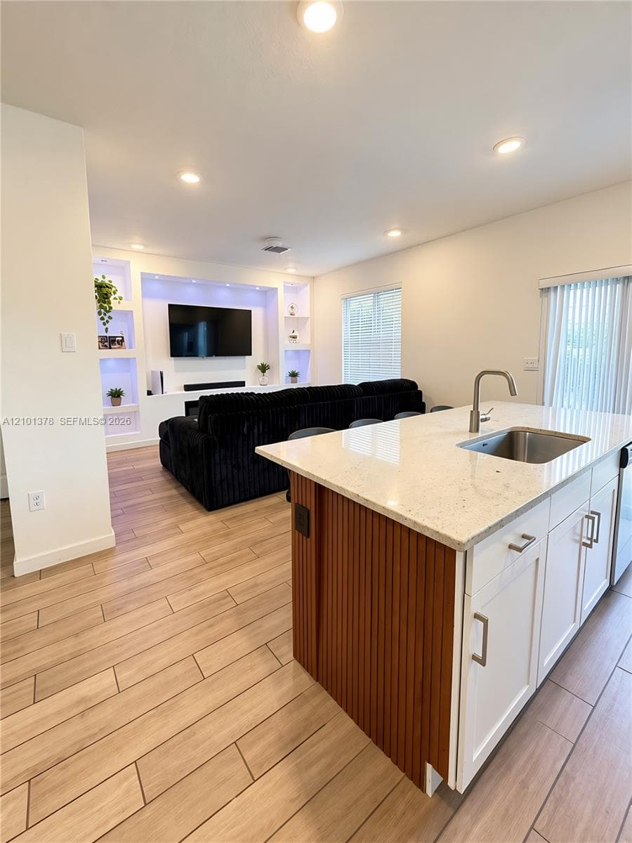 831 SE 16th Ct photo 3