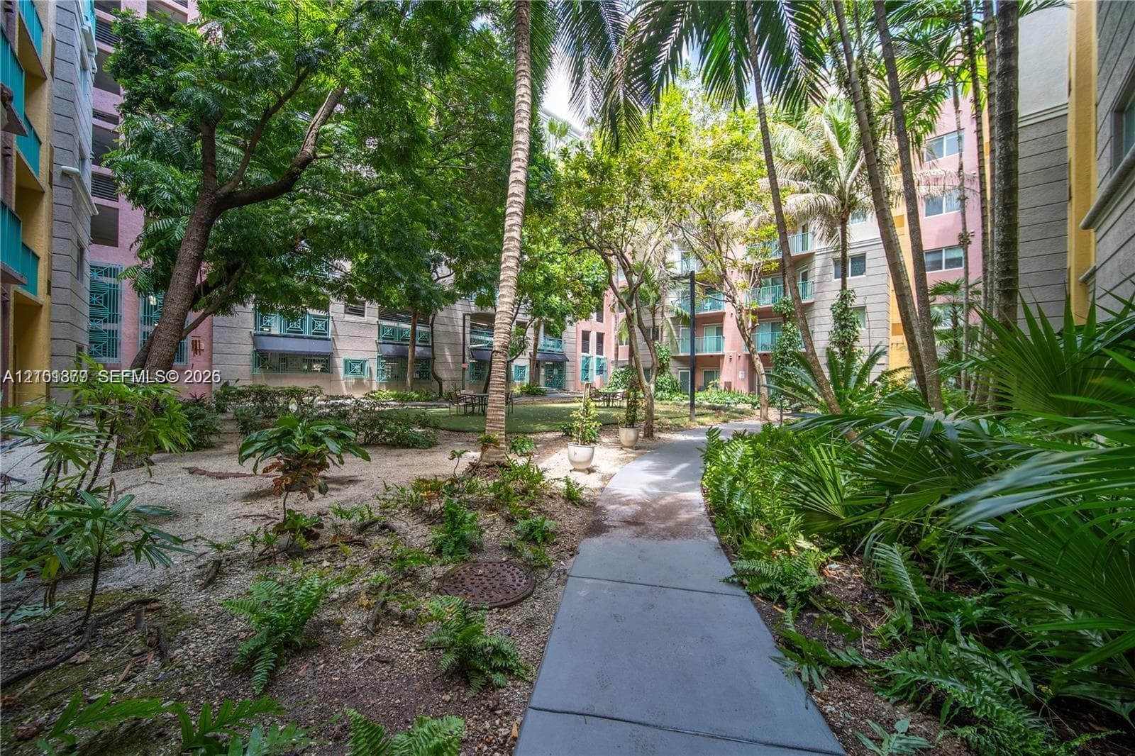 VALENCIA CONDO · #502 in South Miami - Photo 10