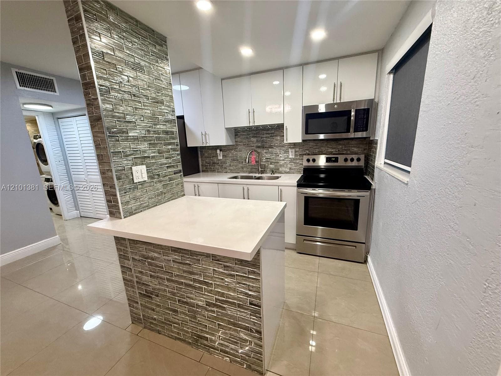 NORTH RIVERVIEW CONDO · #303 in Miami - Photo 2