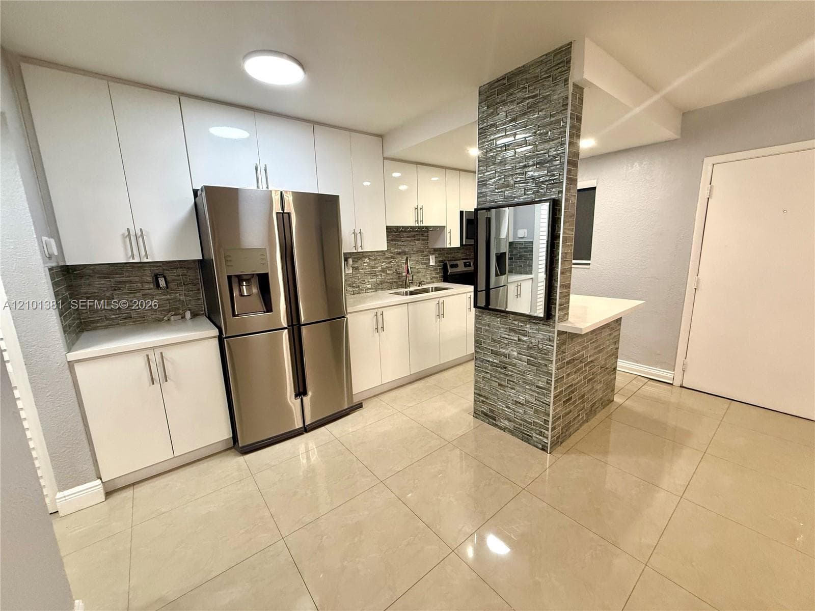 NORTH RIVERVIEW CONDO · #303 in Miami - Photo 3
