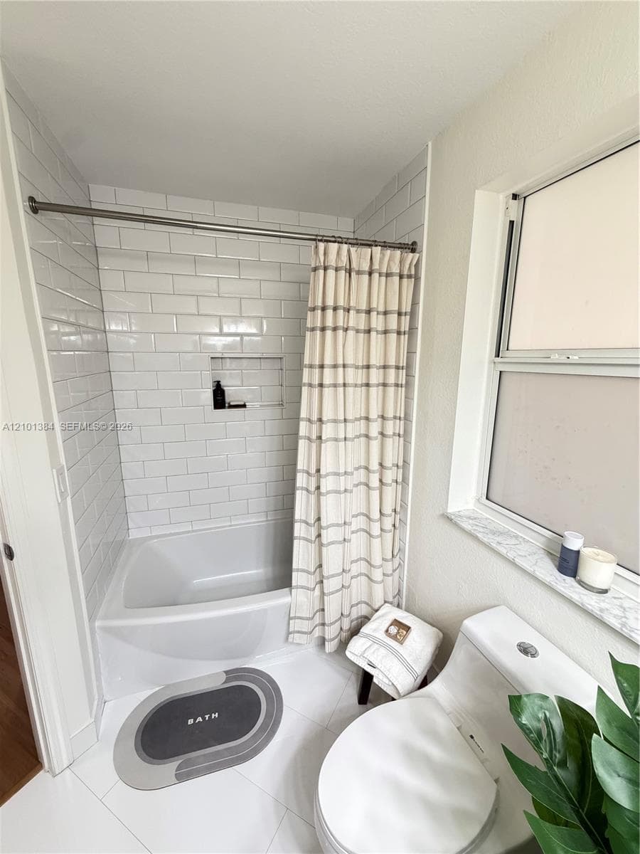 CENTURY PARK CONDO · #207 in Miami - Photo 11