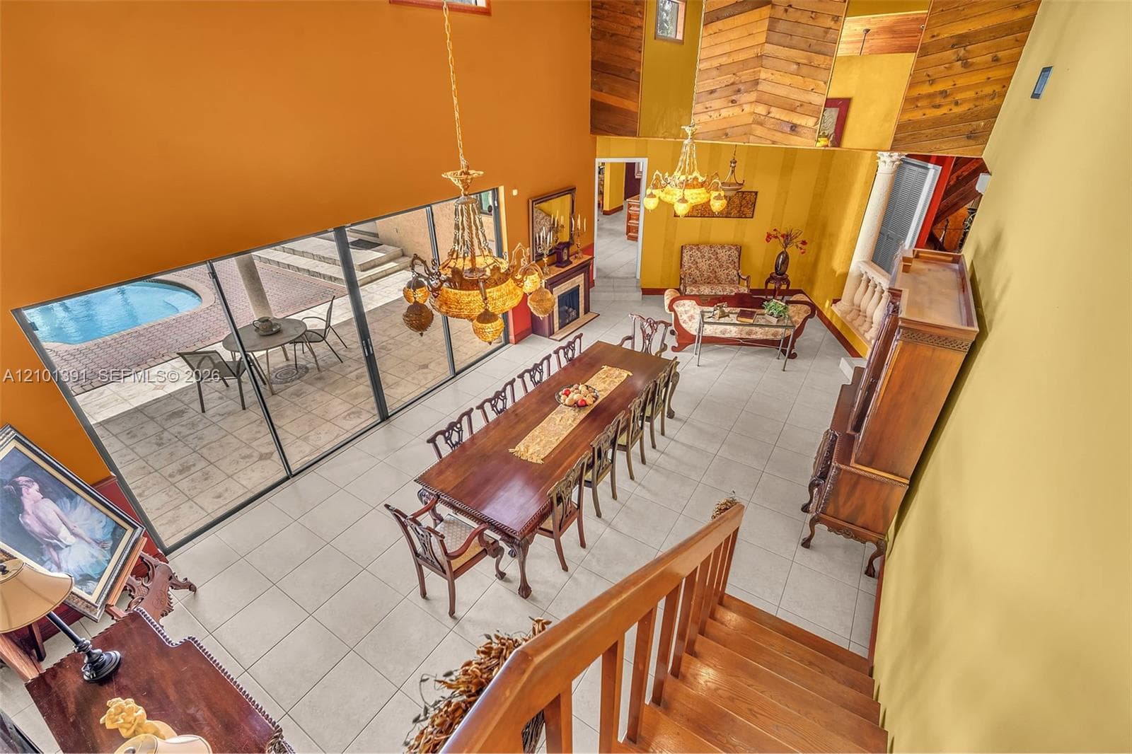 Formal dining/living room
