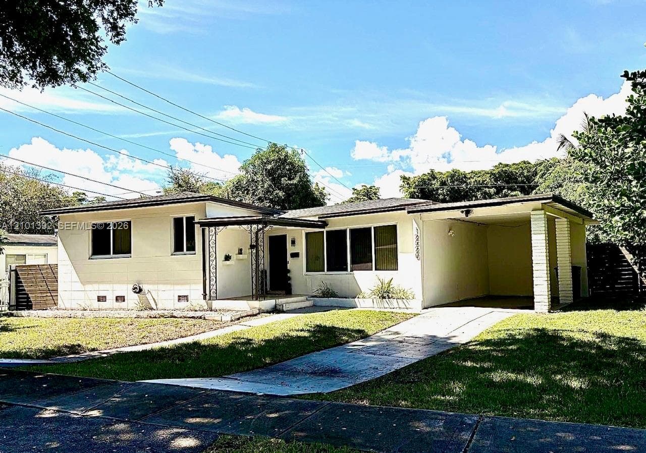 12520 NE 1st Ct photo 1