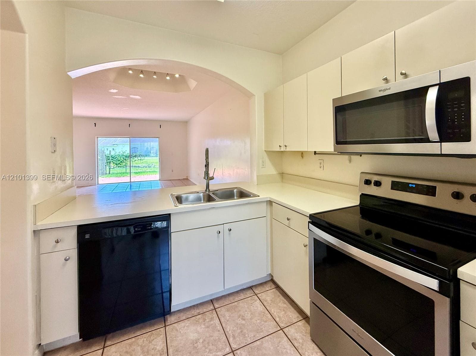 15800 SW 92nd Ave #12B photo 4