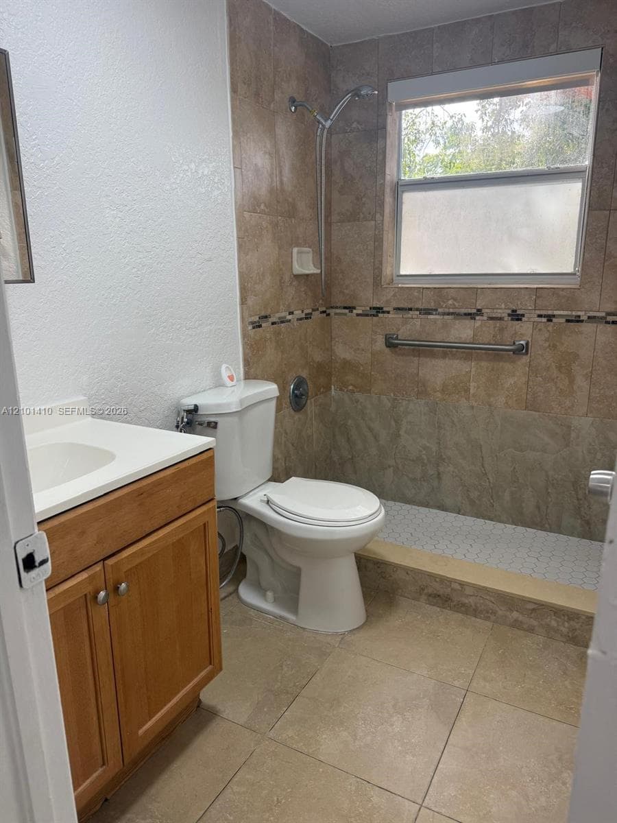 BELLA LUNA CONDO · #109 in Hialeah - Photo 6