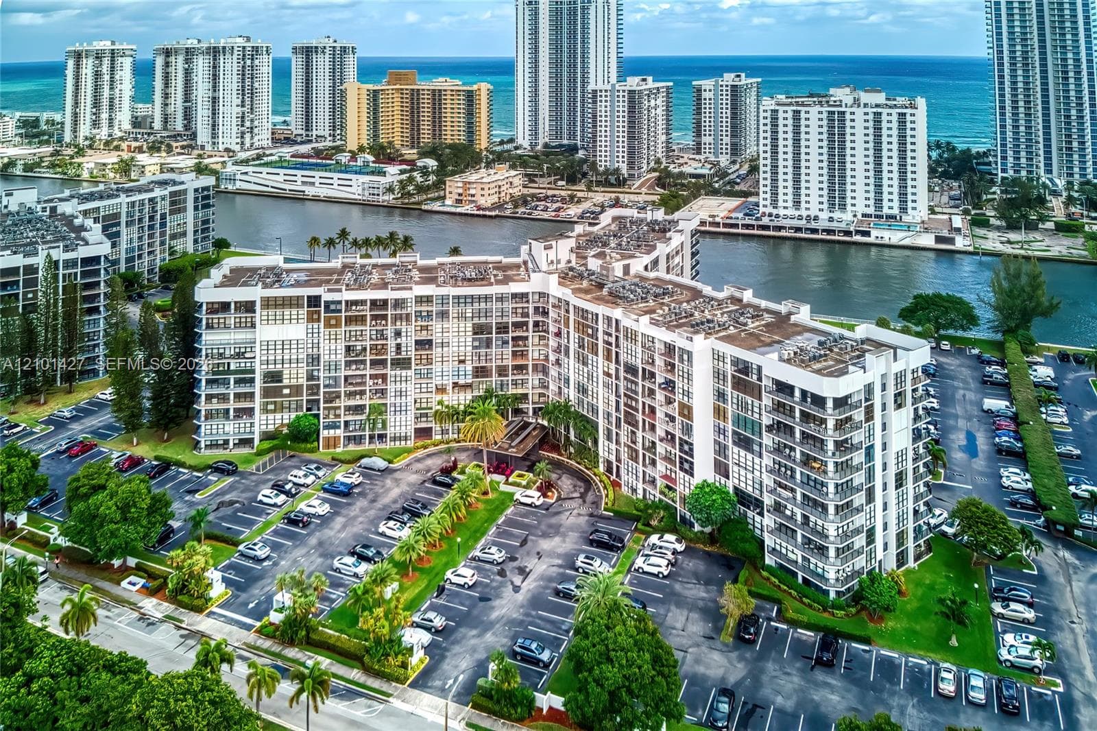 OCEANVIEW PARK CONDO · #901 in Hallandale Beach - Photo 65