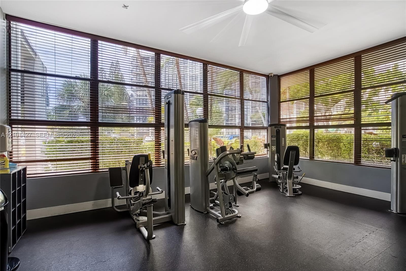 OCEANVIEW PARK CONDO · #901 in Hallandale Beach - Photo 37