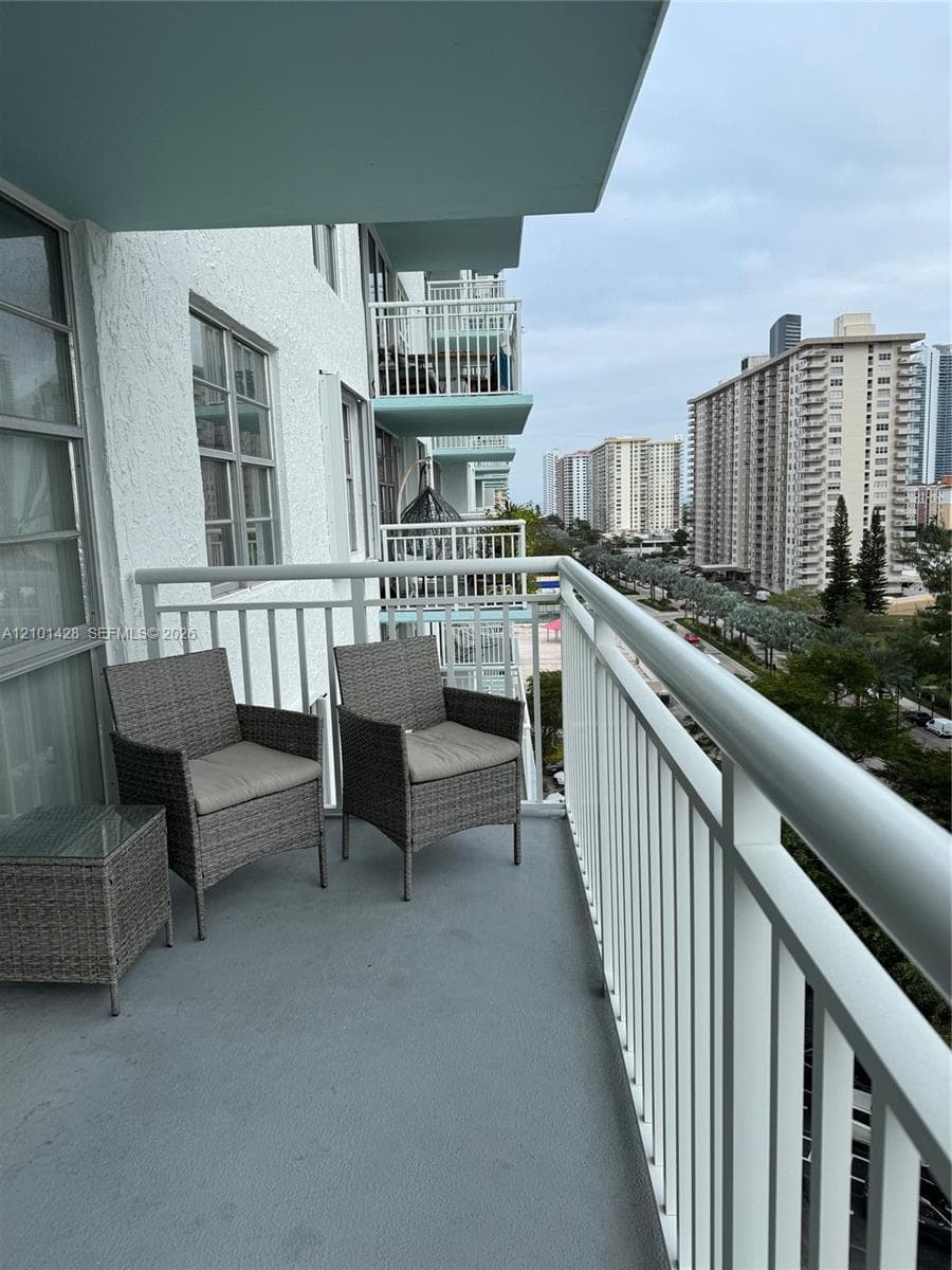 Winston Tower 500 · #1105 in Sunny Isles Beach - Photo 13