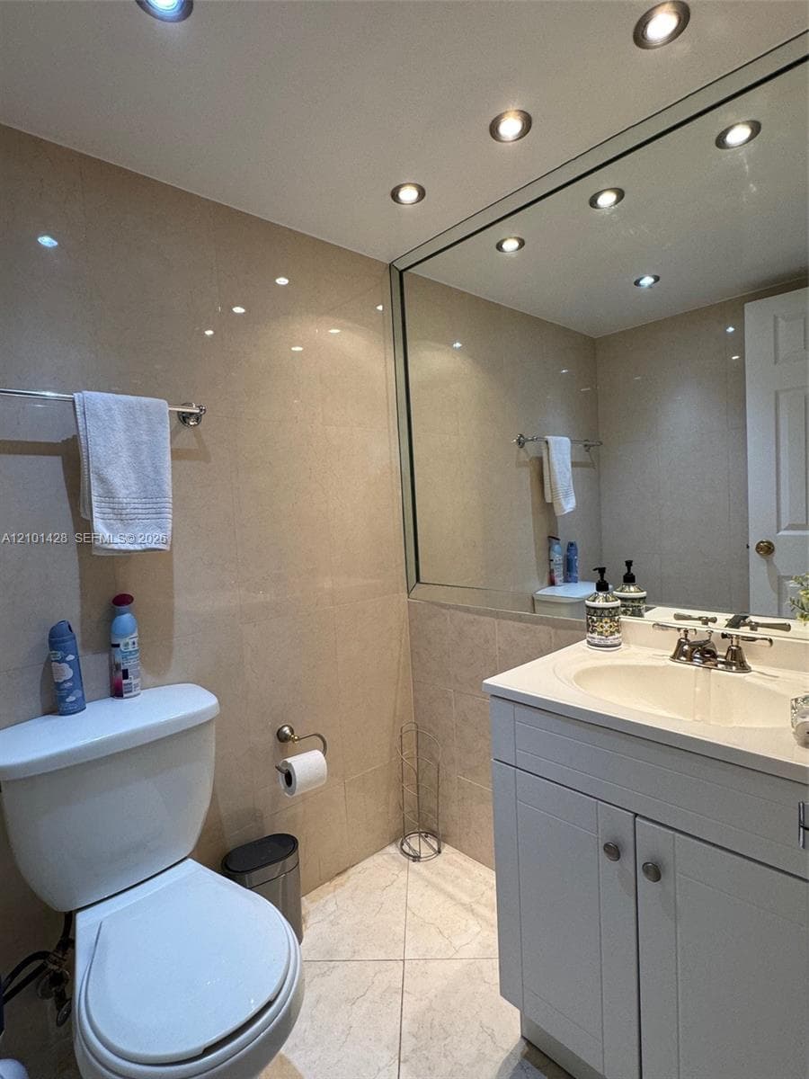 Winston Tower 500 · #1105 in Sunny Isles Beach - Photo 19