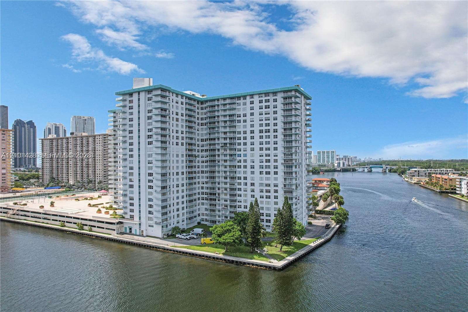 Winston Tower 500 · #1105 in Sunny Isles Beach - Photo 4