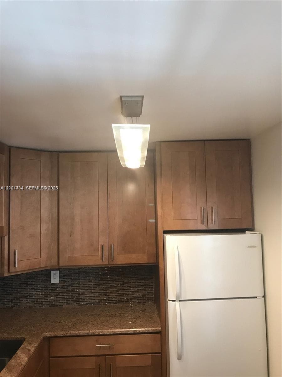 SUNRISE POINT CONDO BLDG · #207 in Pinecrest - Photo 10
