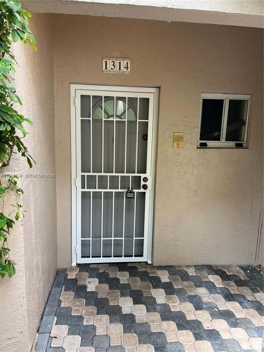 SHORES WATERSIDE VILLAS C · #9 in Miami Shores - Photo 2
