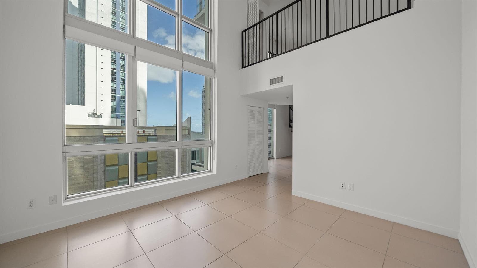 13-web-or-mls-300 S Biscayne Blvd Unit l