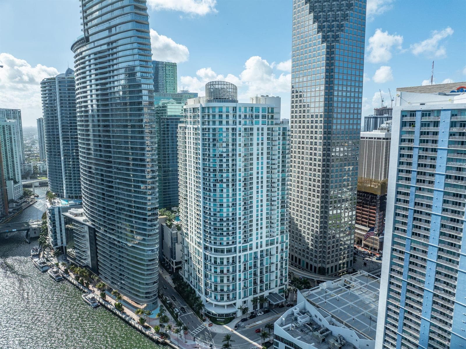 41-web-or-mls-300 S Biscayne Blvd Unit l