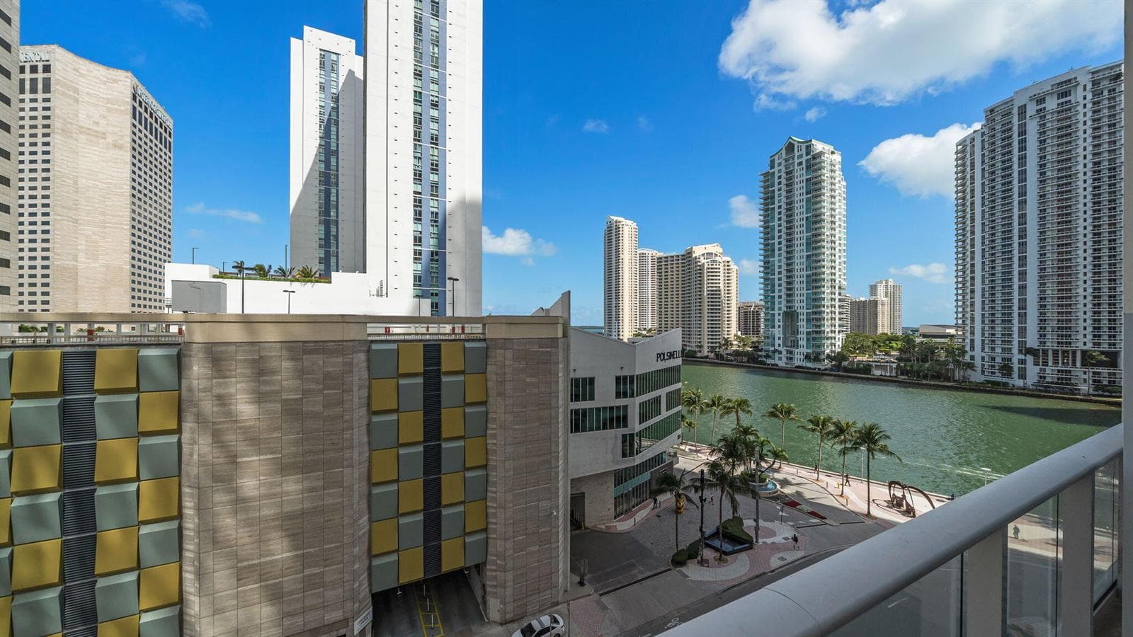 28-web-or-mls-300 S Biscayne Blvd Unit l