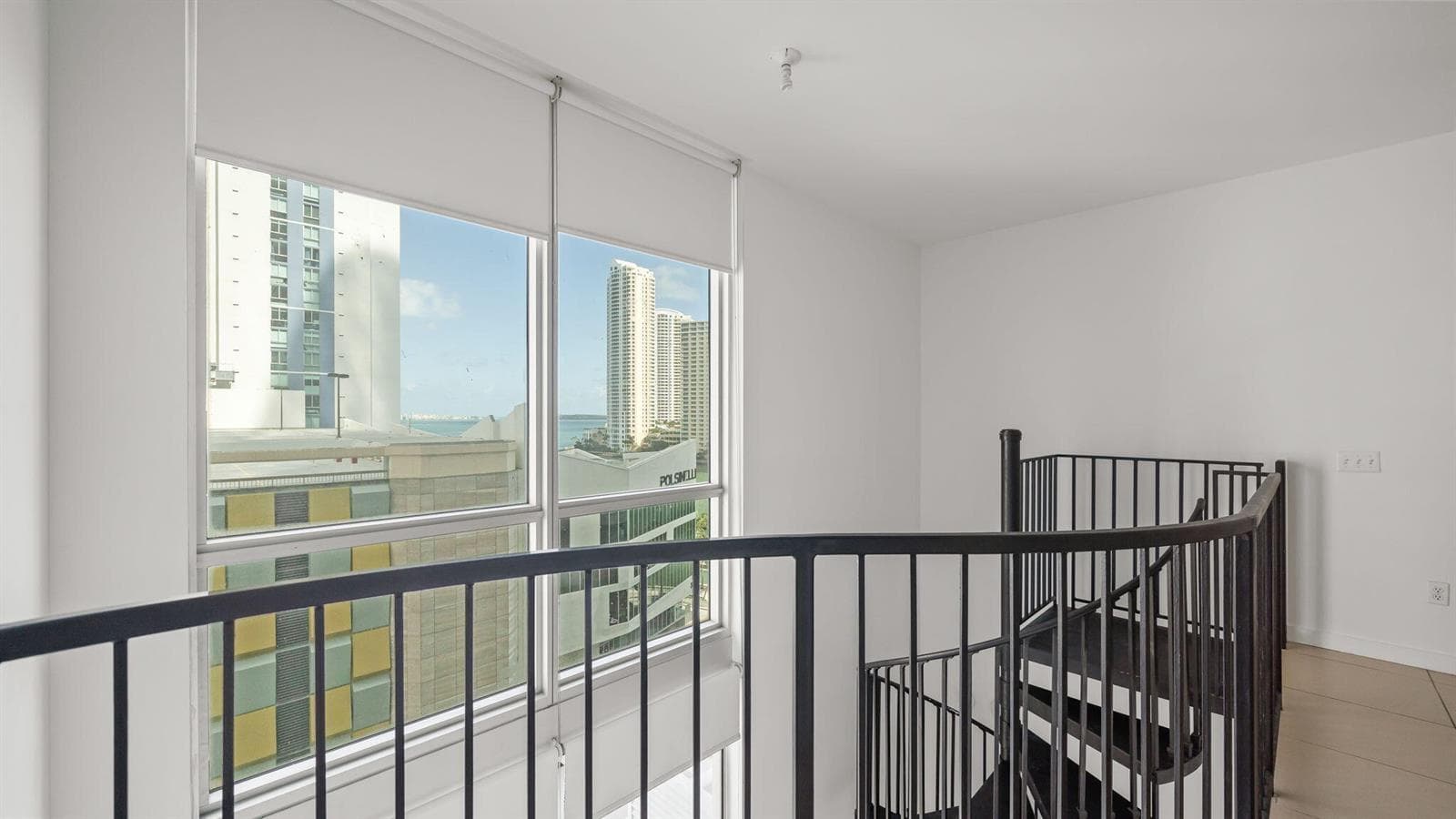 19-web-or-mls-300 S Biscayne Blvd Unit l