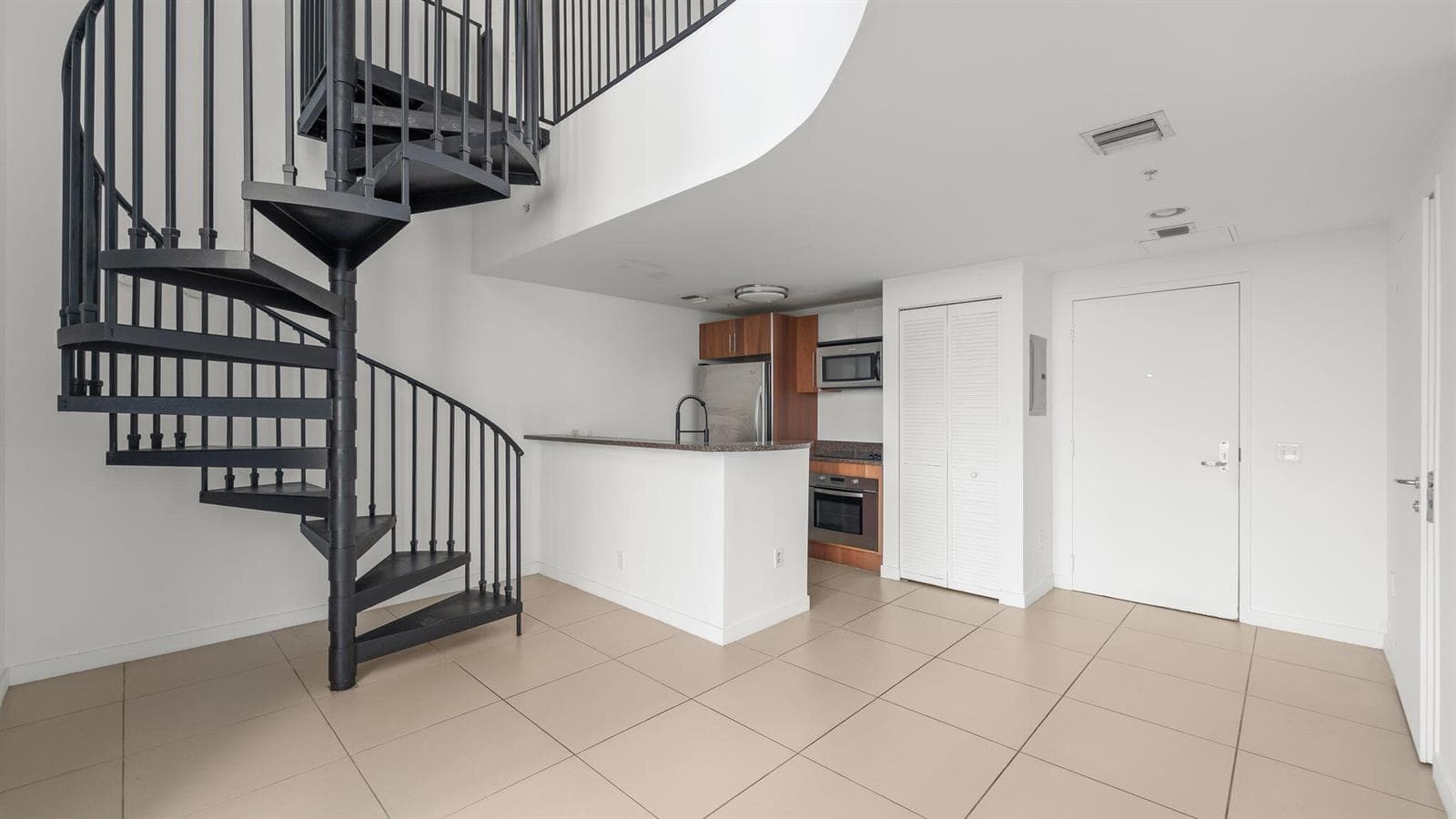 8-web-or-mls-300 S Biscayne Blvd Unit l8