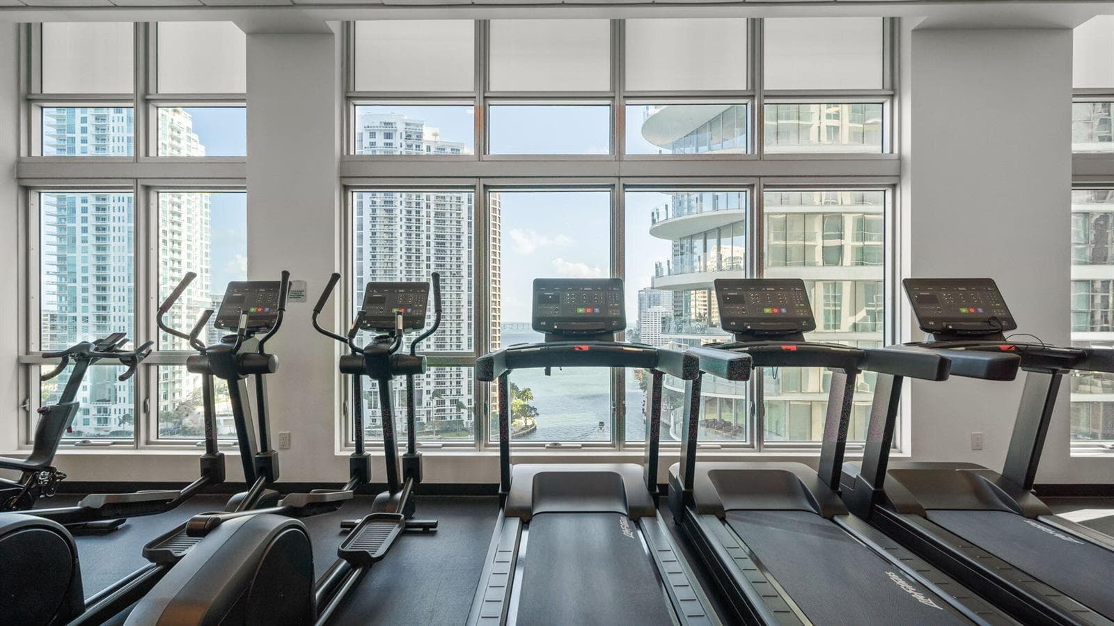 35-web-or-mls-300 S Biscayne Blvd Unit l