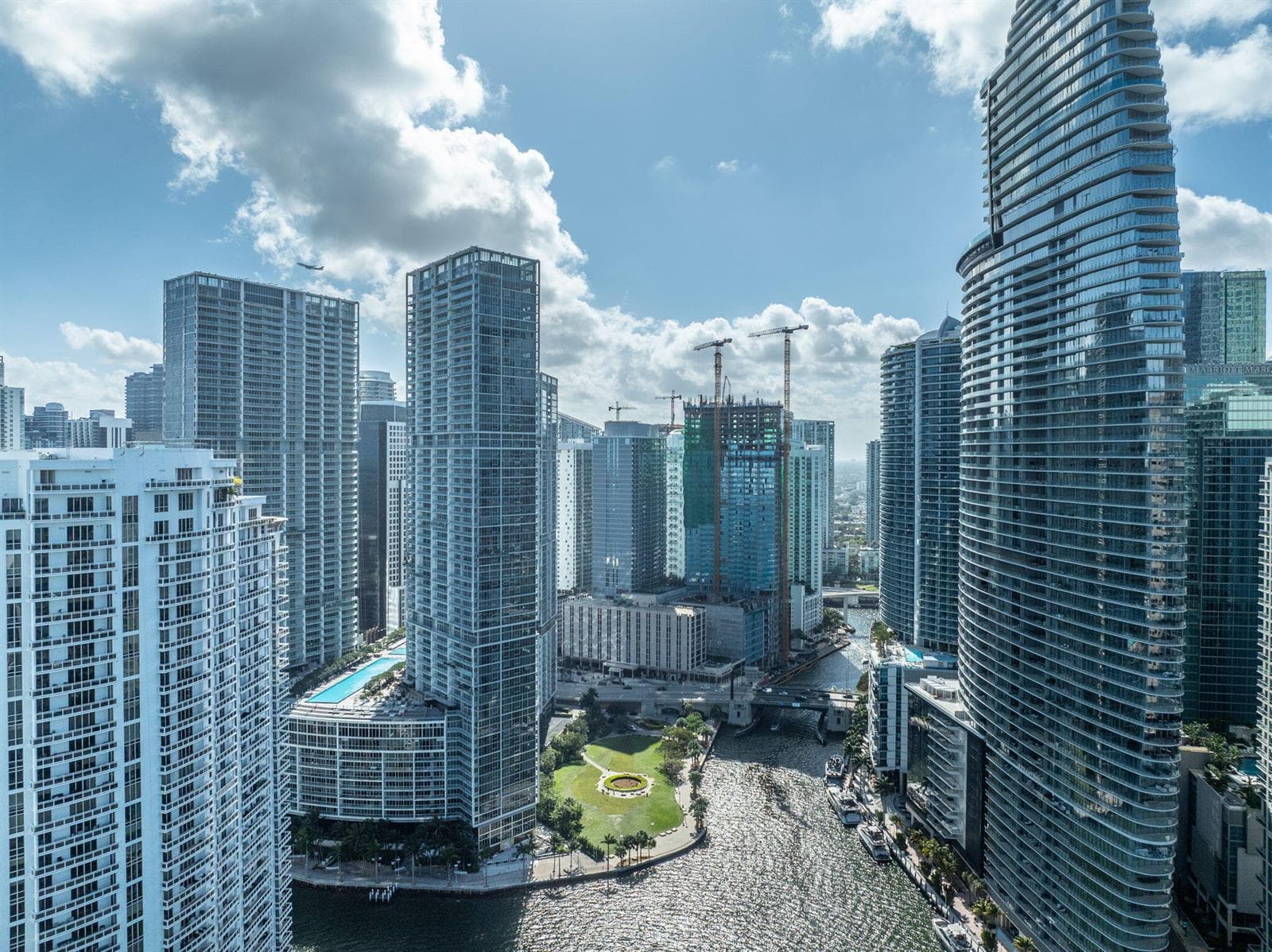 43-web-or-mls-300 S Biscayne Blvd Unit l