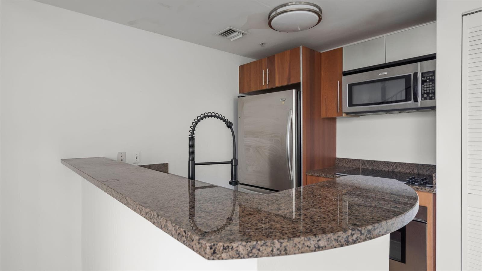 9-web-or-mls-300 S Biscayne Blvd Unit l8