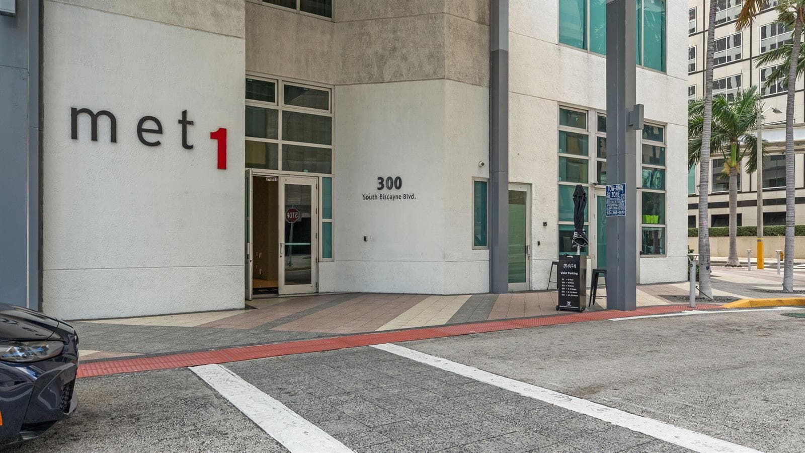 2-web-or-mls-300 S Biscayne Blvd Unit l8