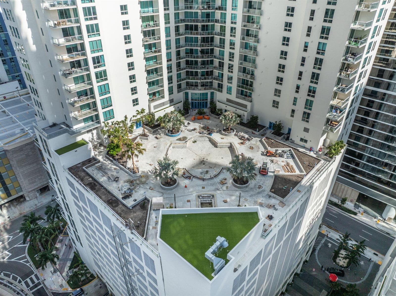 44-web-or-mls-300 S Biscayne Blvd Unit l