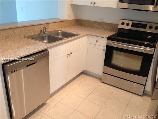 MEDITERRANEA CONDO · #800 in Miami - Photo 4