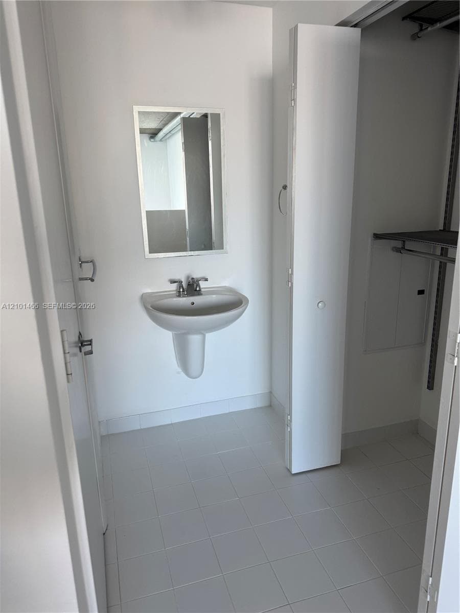 NEO VERTIKA CONDO · #1703 in Miami - Photo 16
