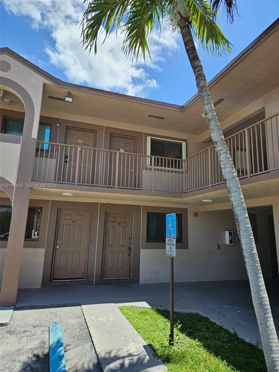BELLA VILLAS LAS PALMAS · #19 in Hialeah - Photo 1
