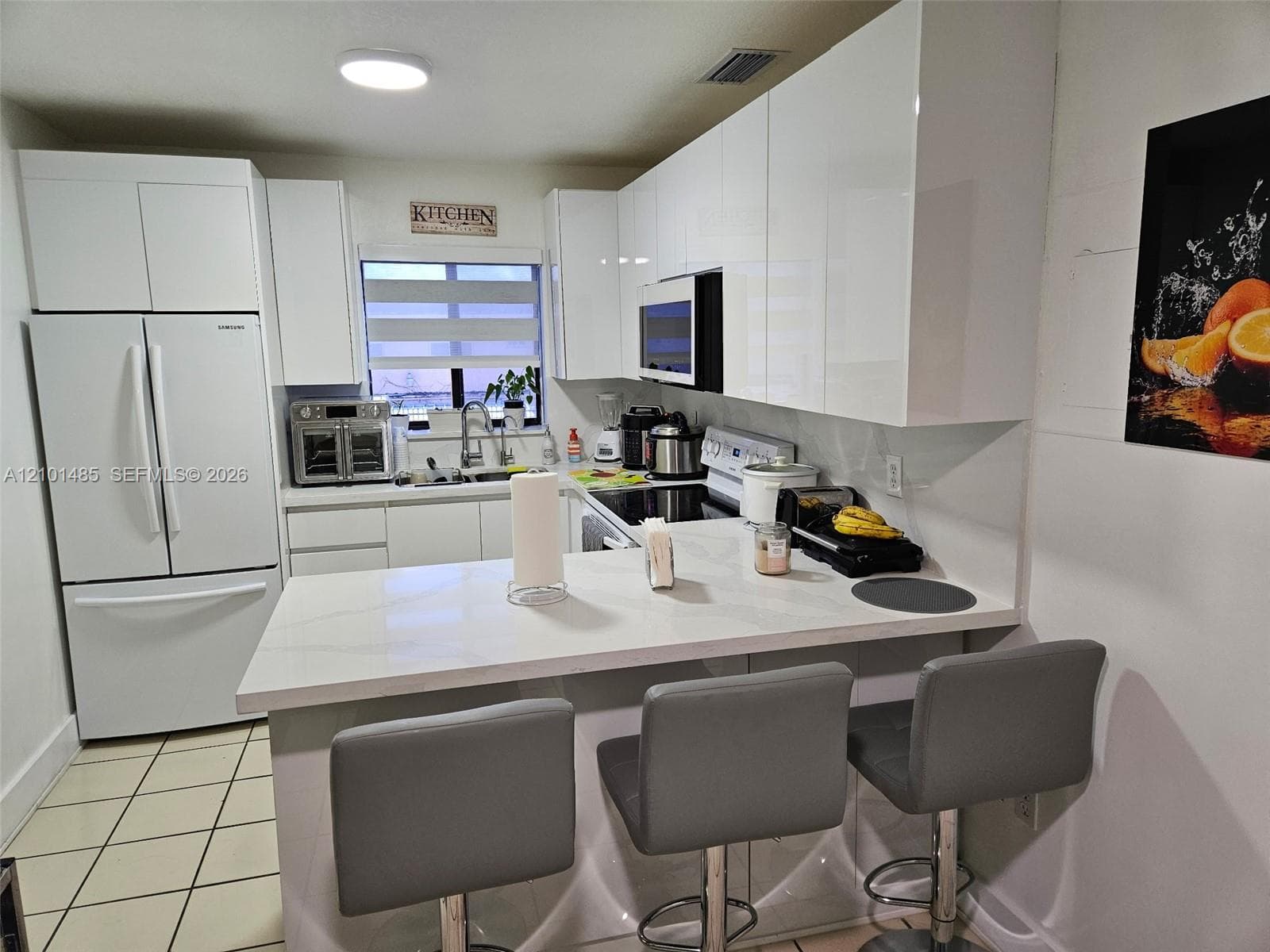 BELLA VILLAS LAS PALMAS · #19 in Hialeah - Photo 4