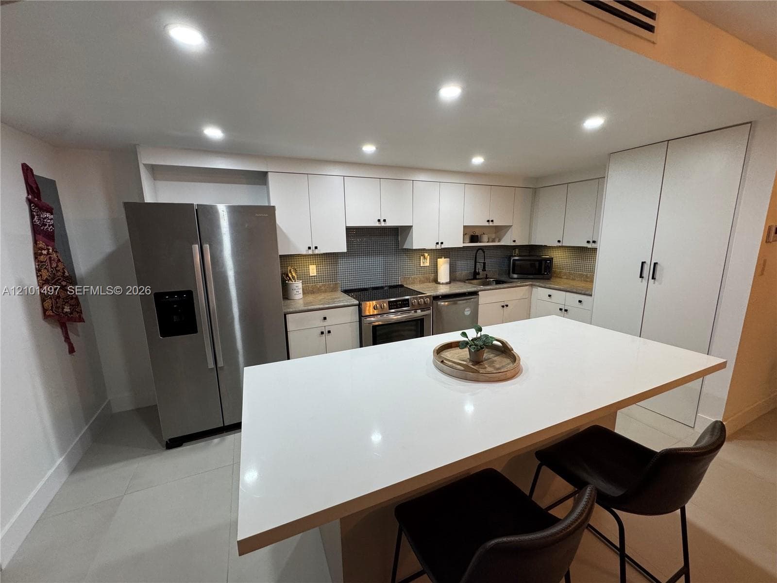 14293 Kendale Lakes Cir #14293 photo 6