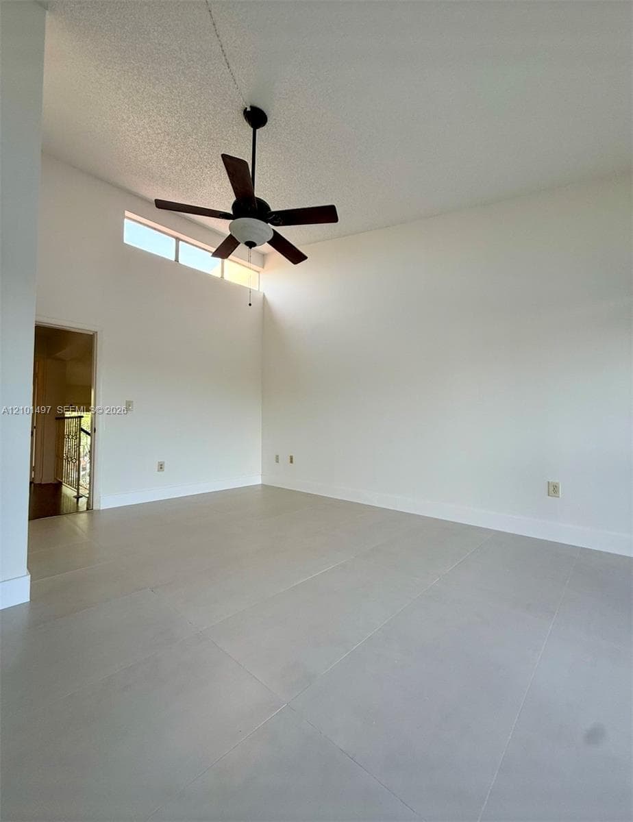 14293 Kendale Lakes Cir #14293 photo 18
