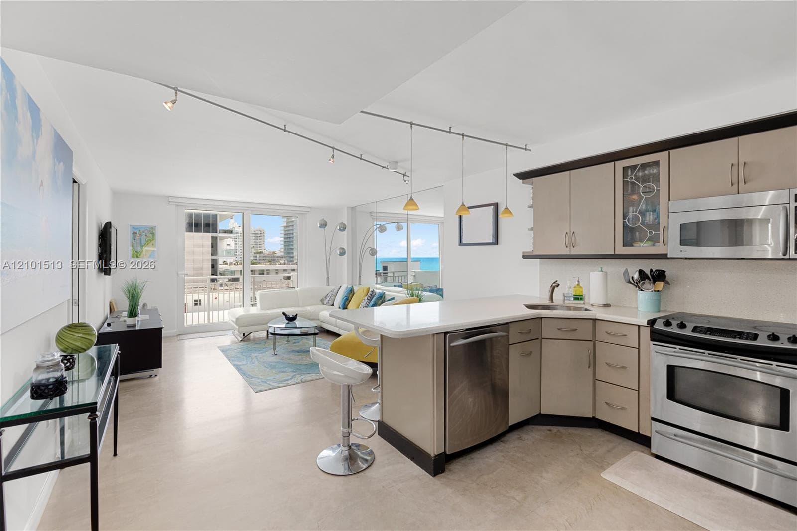 Ocean Point · #812 in Miami Beach - Photo 3