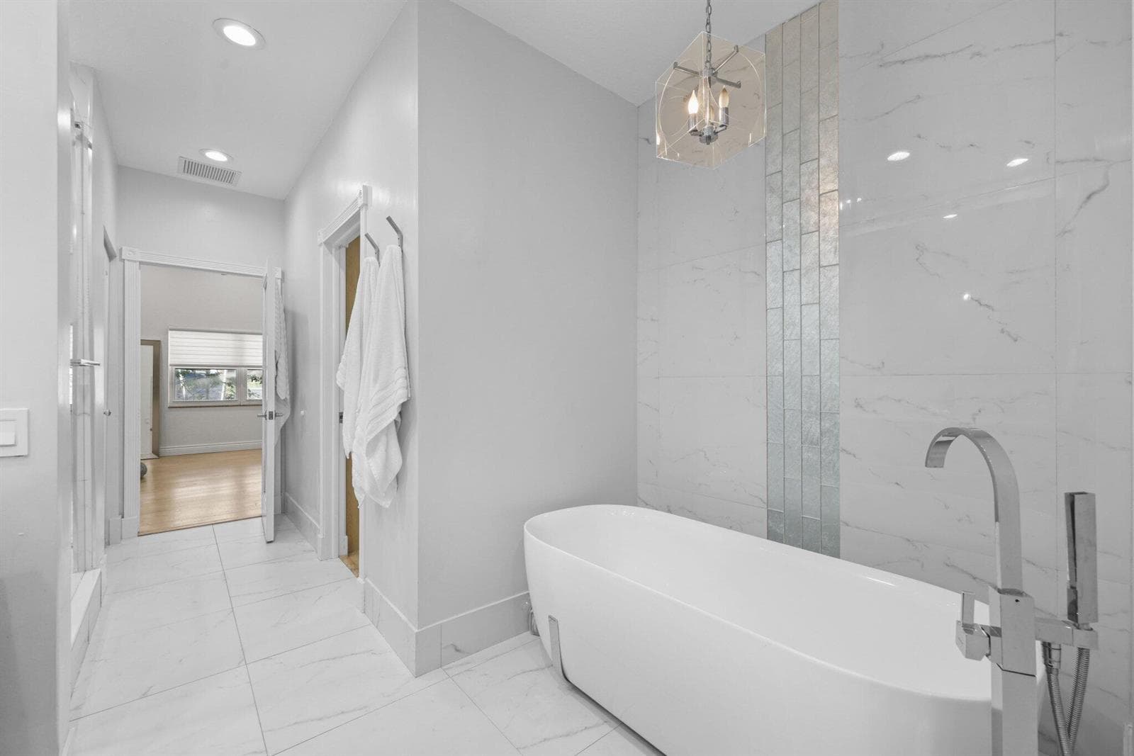 Separate Soaking Tub