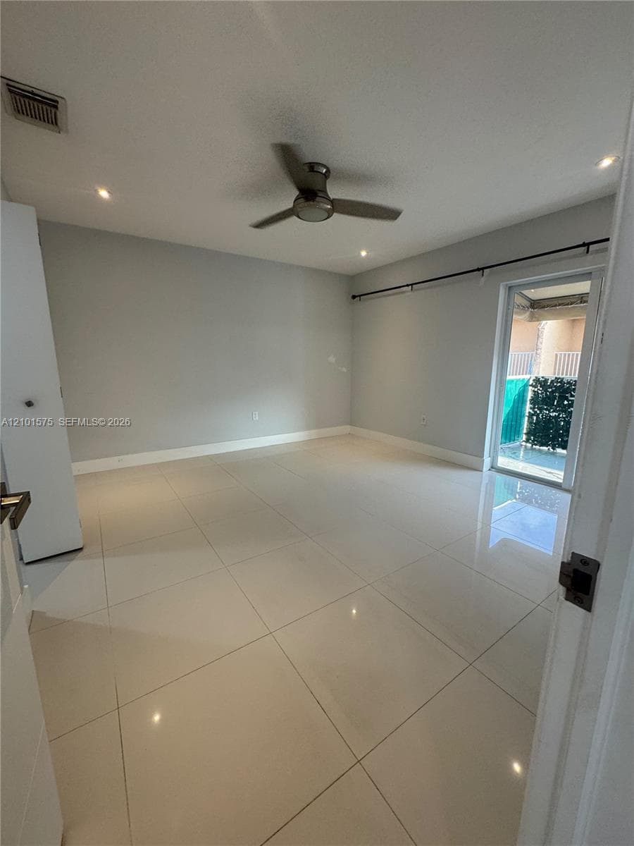 West Poinciana Villas Con · #204 in Hialeah - Photo 10