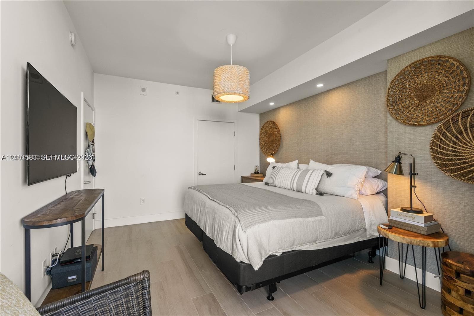THE HARBOUR NORTH CONDO · #2406 in North Miami Beach - Photo 12