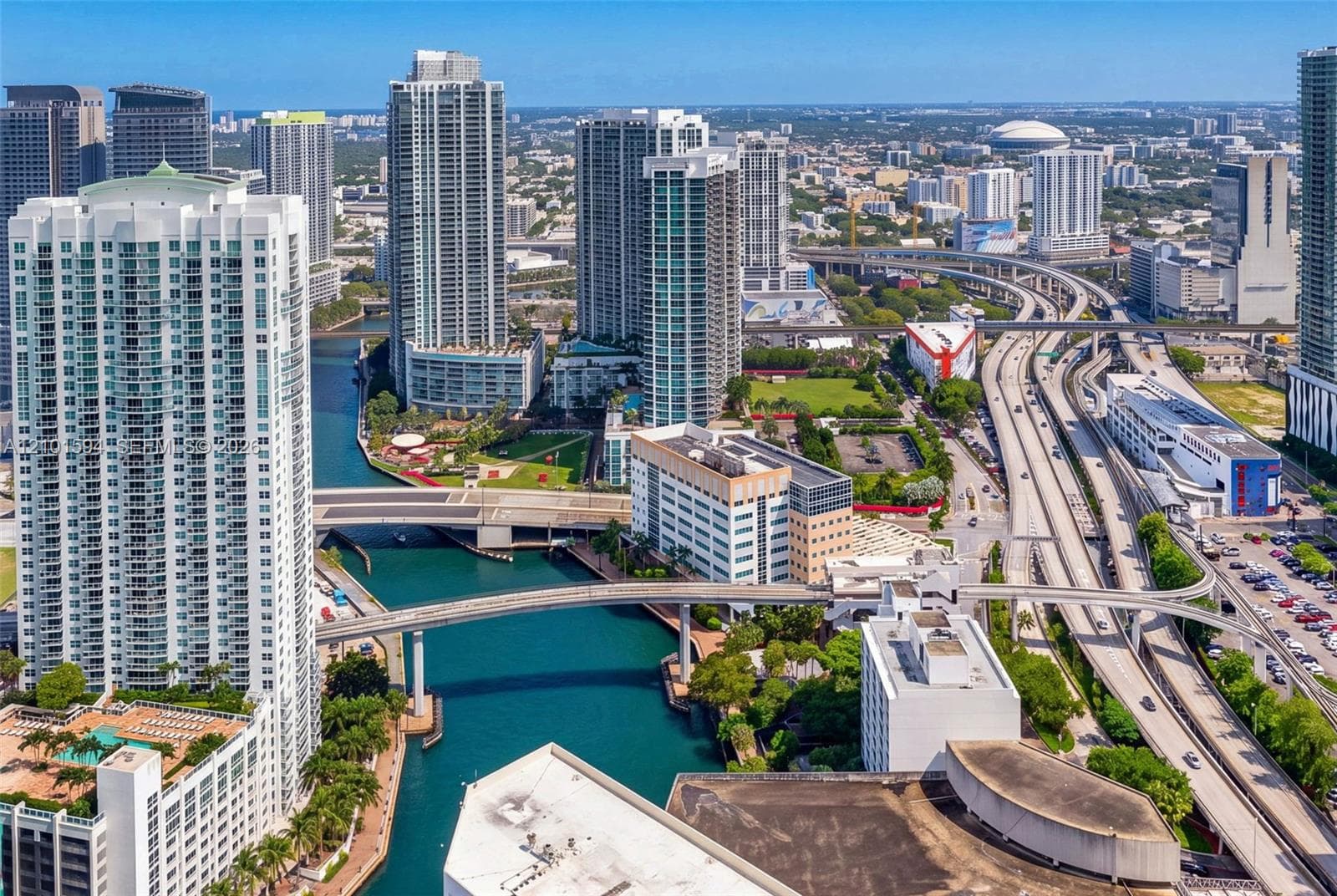 High-floor panoramic view overlooking Downtown Miami and the Miami River.