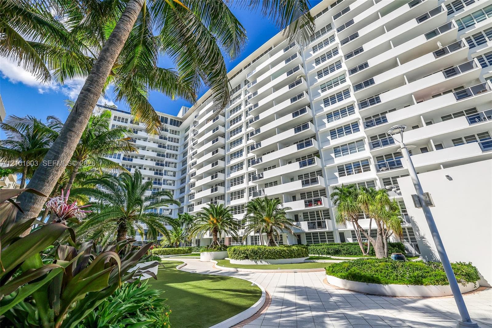 The Decoplage · #502 in Miami Beach - Photo 29