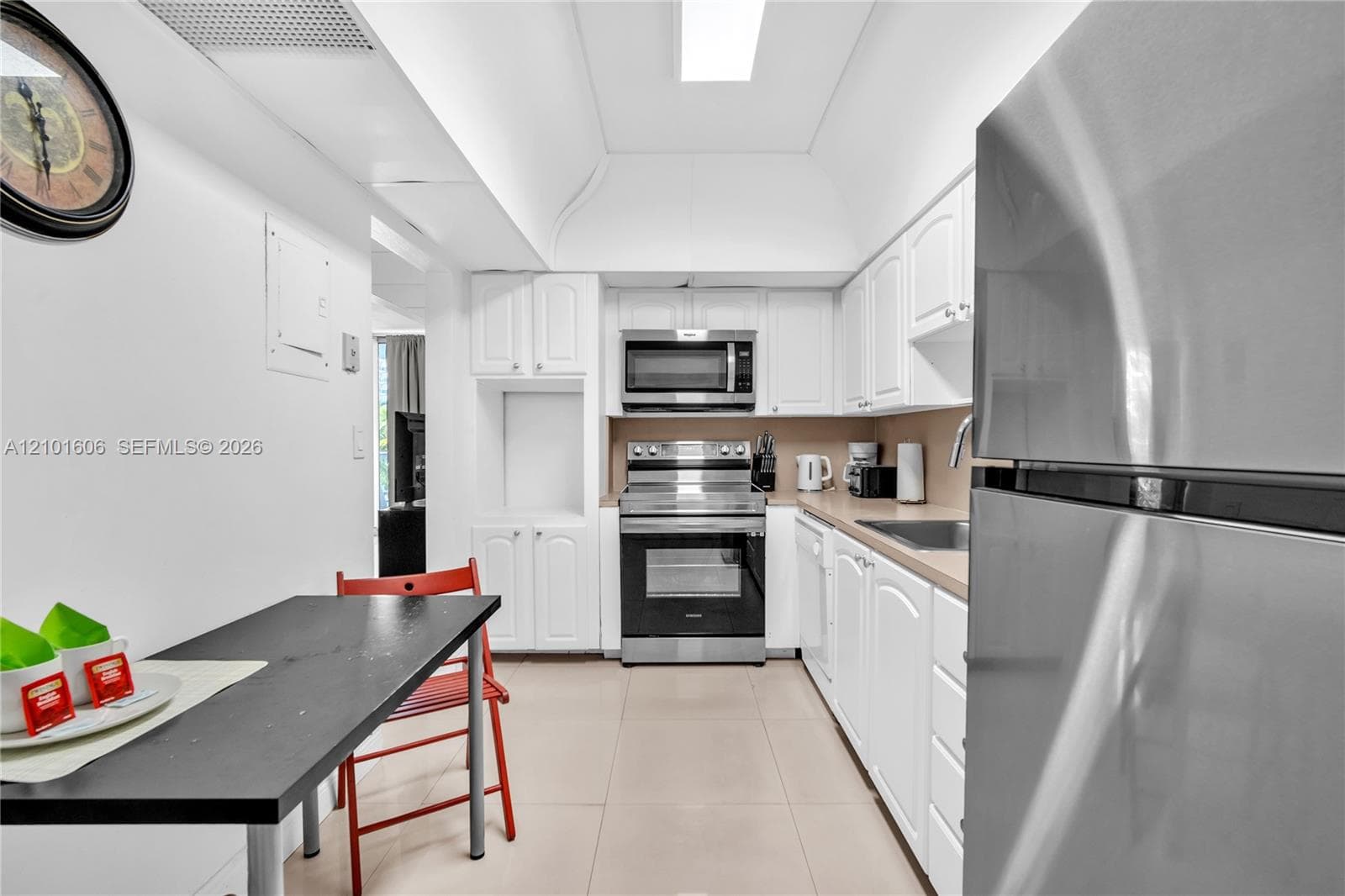 The Tides Condominium · #4S in Hollywood - Photo 16
