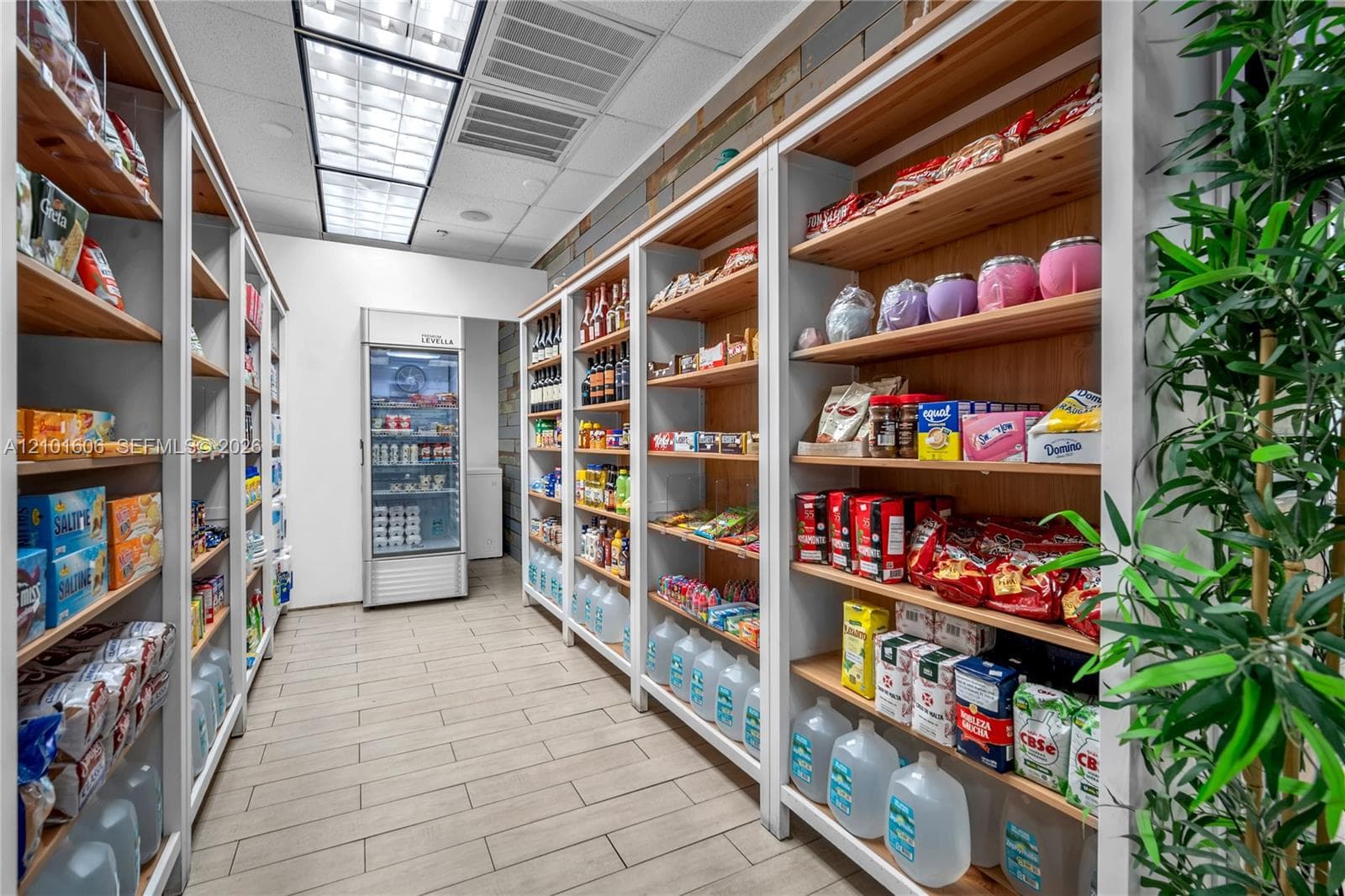 Convenience store & cafe