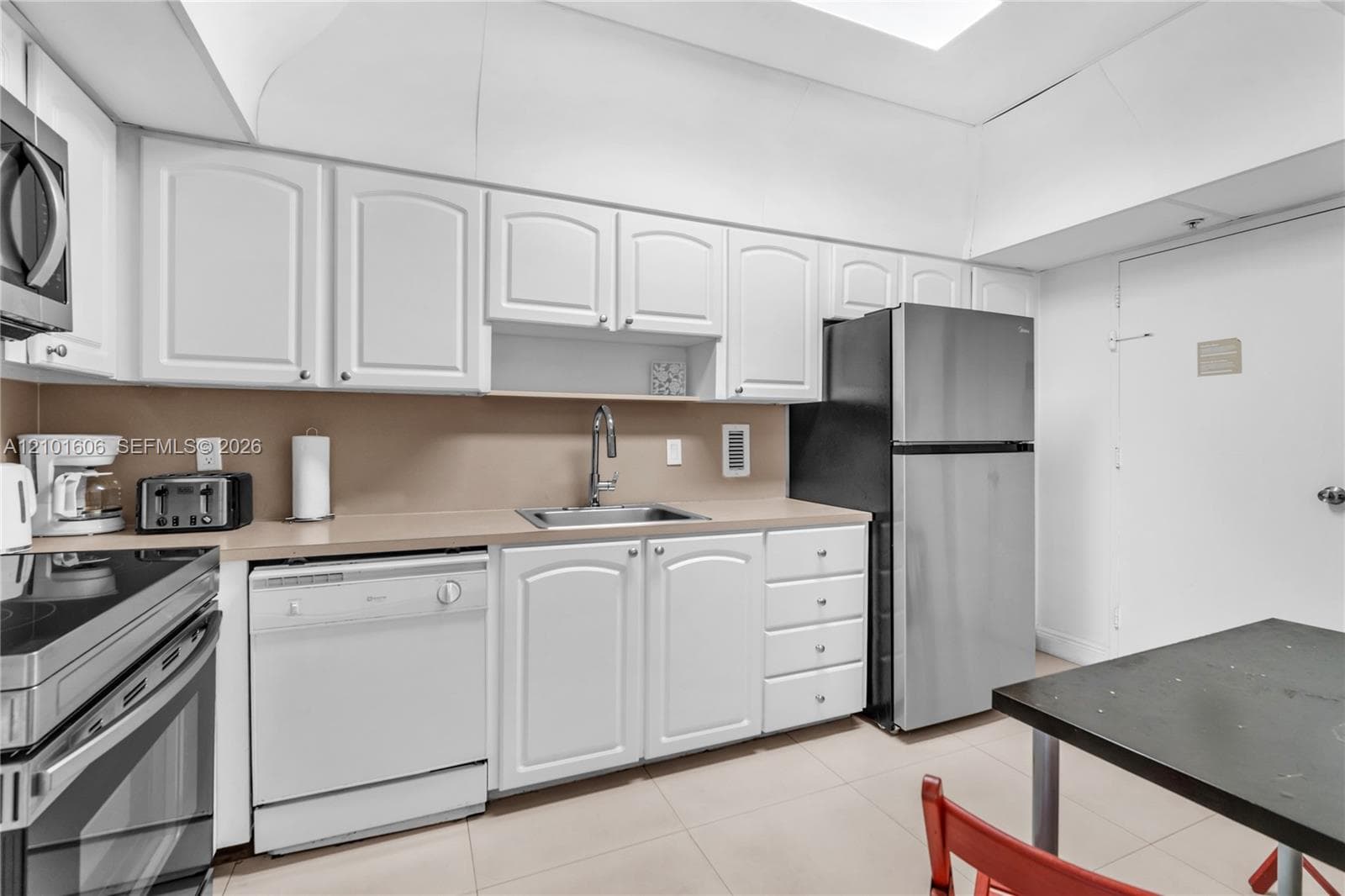 The Tides Condominium · #4S in Hollywood - Photo 14