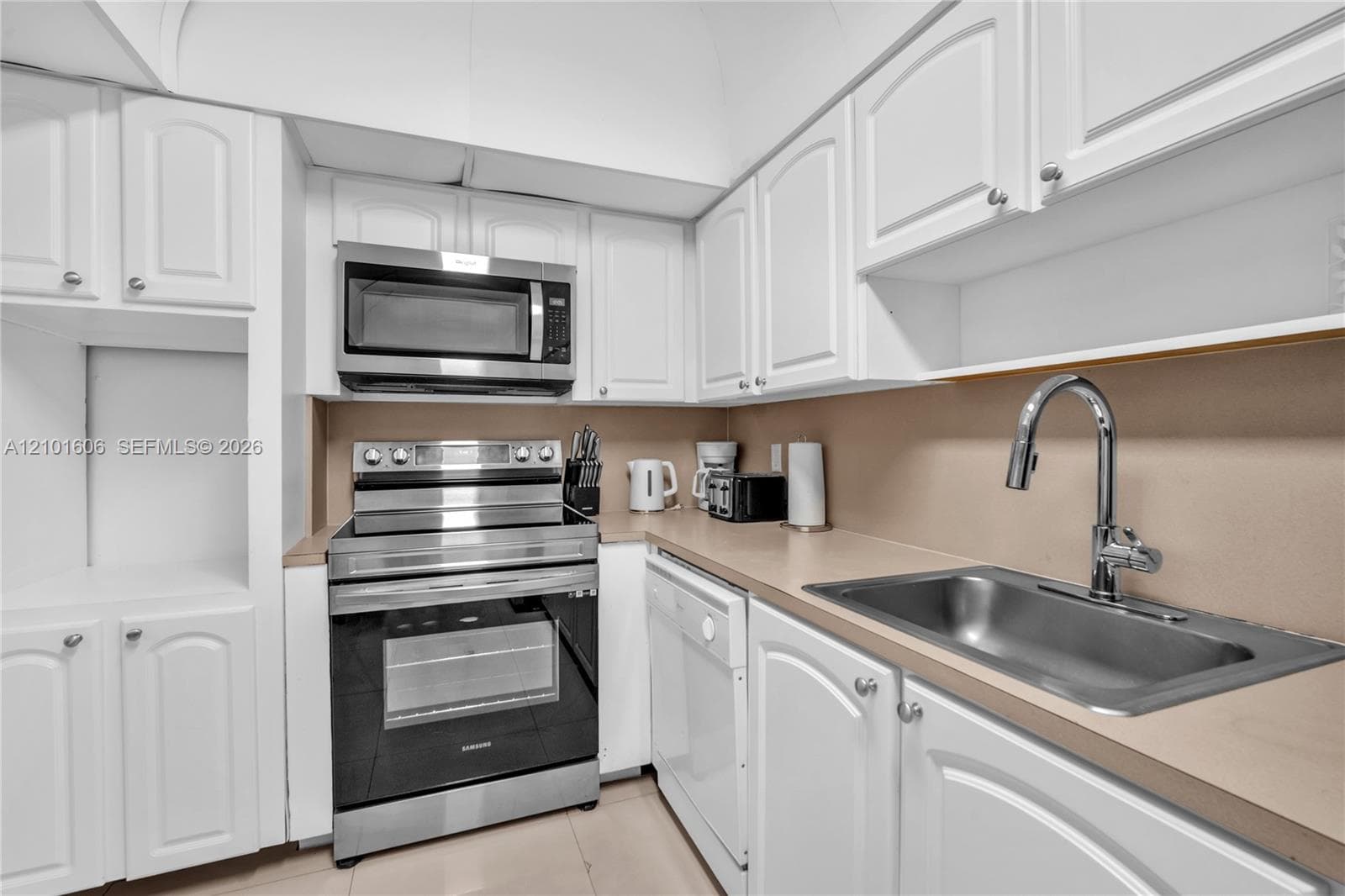The Tides Condominium · #4S in Hollywood - Photo 15