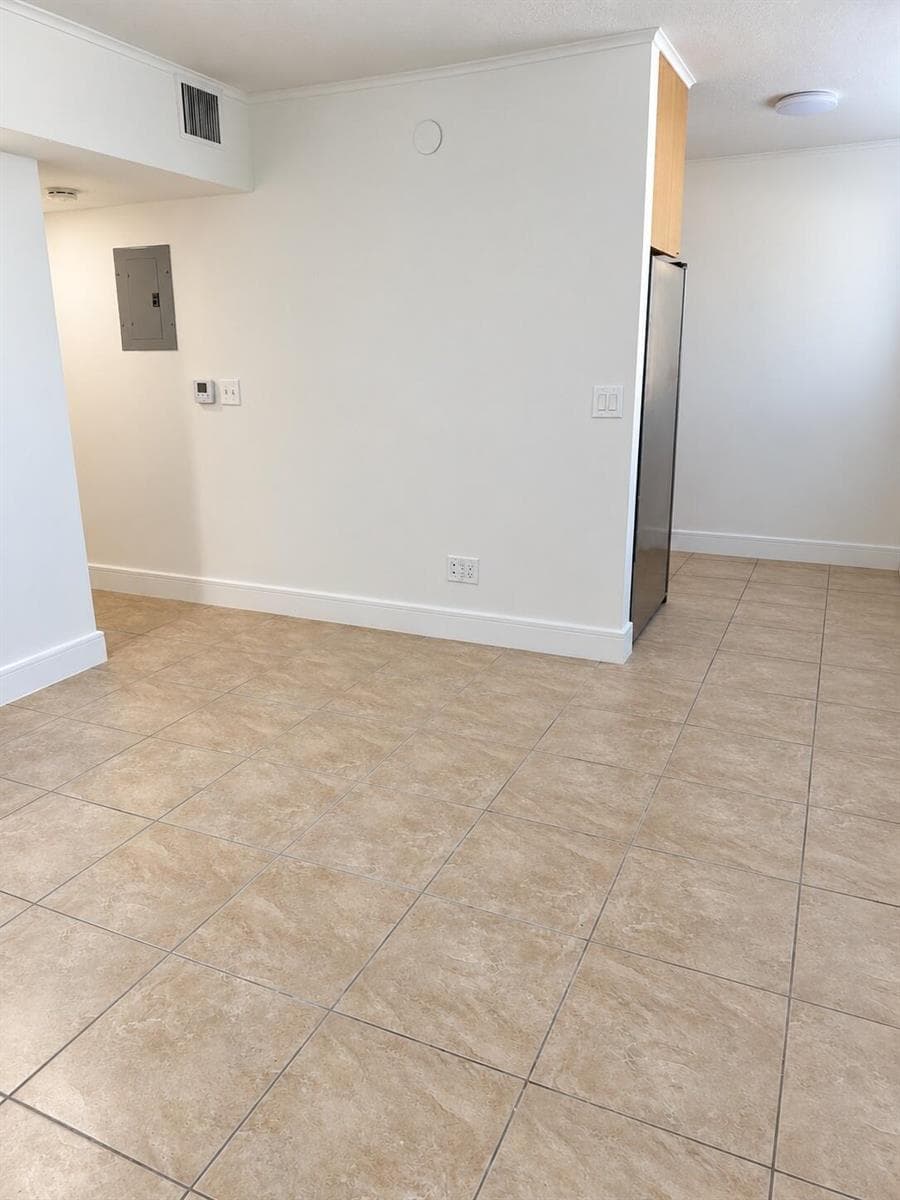 Listing_Interior_08