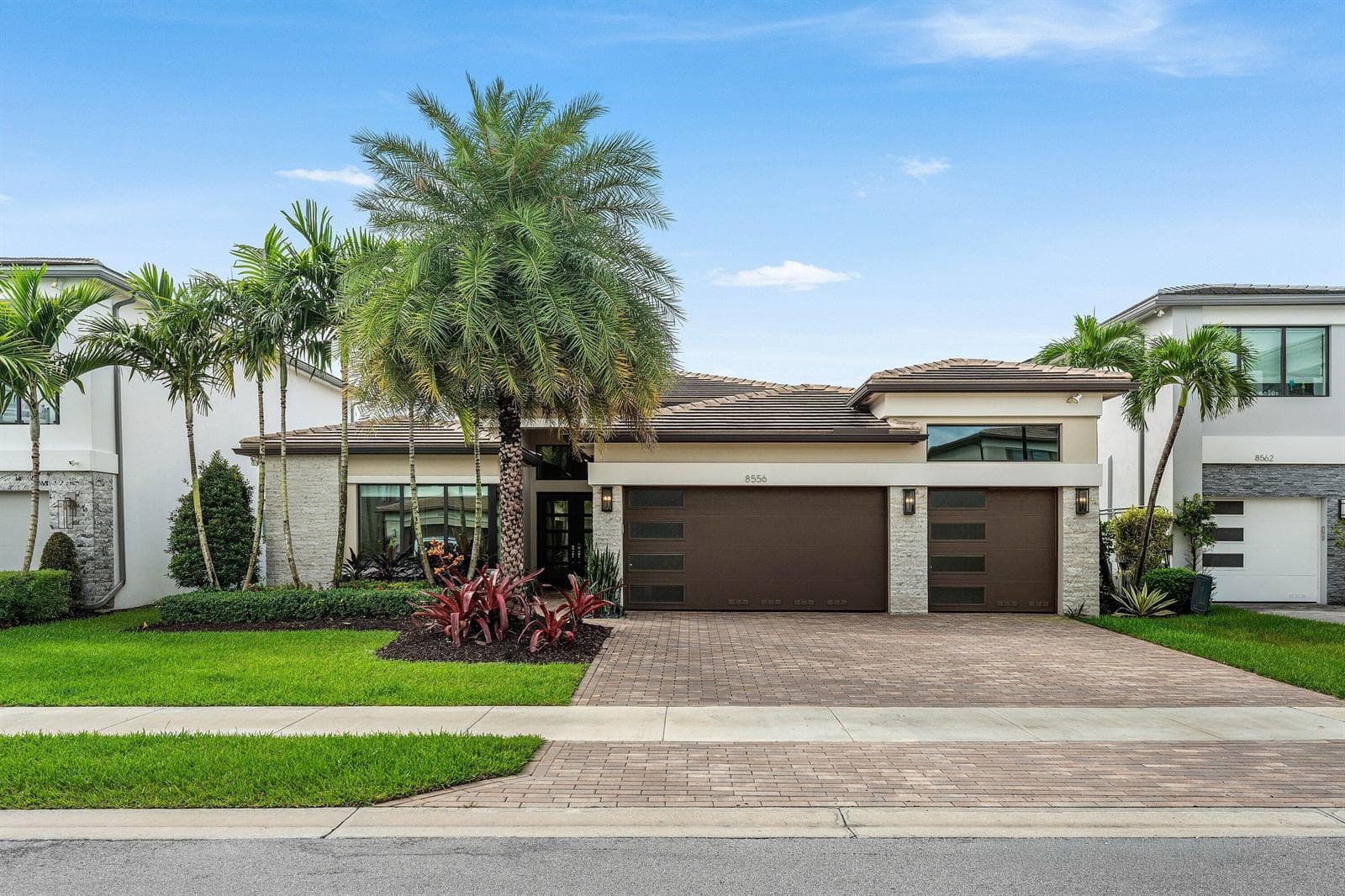 001-8556CrystalDownsAvenue-Boca